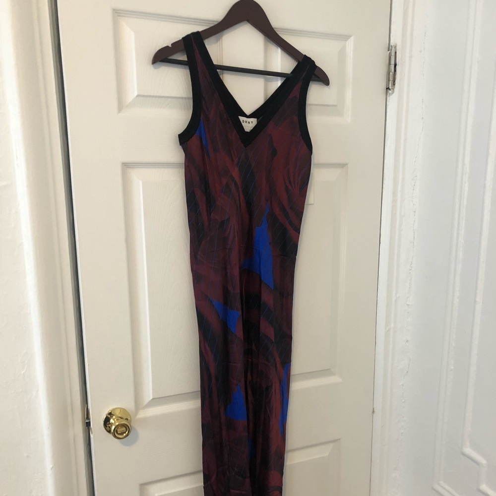 NWT DKNY back slit v neck dress - Picture 3 of 4